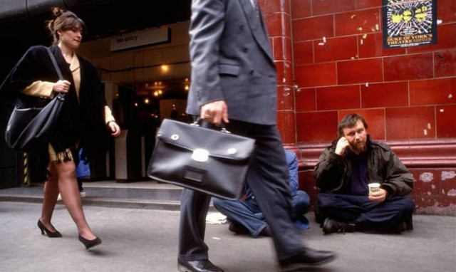 Διευρύνθηκε μέσα σε μία διετία το χάσμα πλουσίων - φτωχών