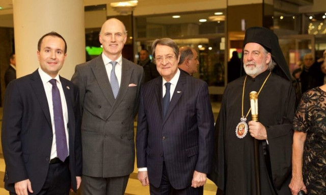 Ο Αρχιεπίσκοπος Θυατείρων στο δείπνο προς τιμήν Αναστασιάδη