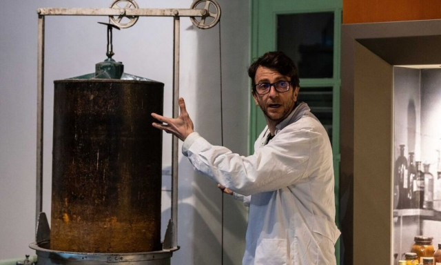 «Ποιος κρατάει το φανάρι»: Θεατρική ξενάγηση στο Βιομηχανικό Μουσείο Φωταερίου