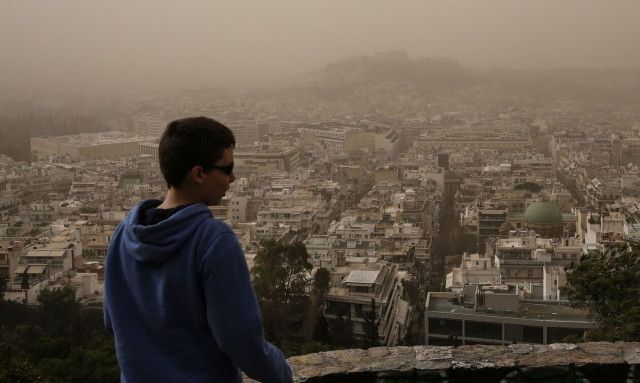 Καιρός - Τετάρτη: Σκόνη στην ατμόσφαιρα και άνοδο της θερμοκρασίας