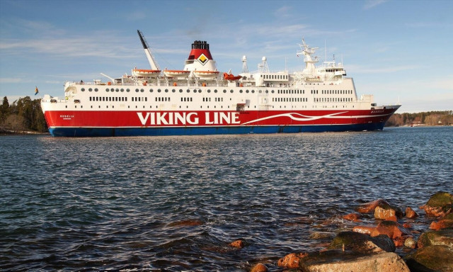 Ελληνική σημαία και πλώρη για τις Κυκλάδες για το πλοίο «ΑΝΕΜΟΣ» (video)