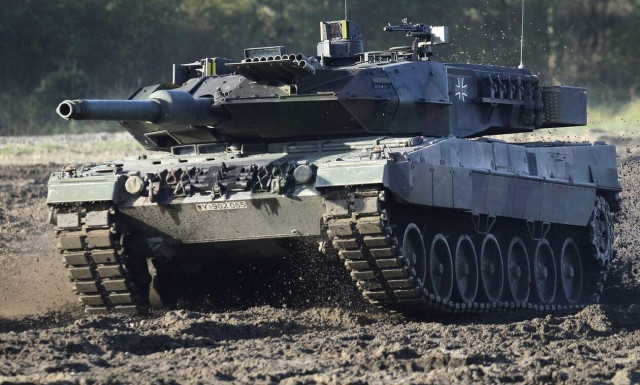 WSJ: Η προϋπόθεση για να στείλει η Γερμανία άρματα στην Ουκρανία