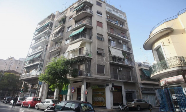 Τραγωδία στην Ομόνοια: Γυναίκα έπεσε από τον 5ο όροφο πολυκατοικίας