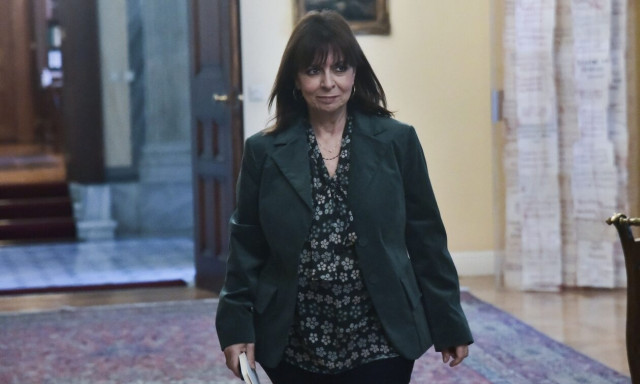 Greek President Sakellaropoulou welcomed to Berlin by Bundestag President Bärbel Bas	