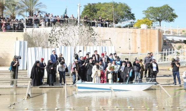 Ο Πατριάρχης Ιεροσολύμων στον Καθαγιασμό των υδάτων στον τόπο της Βάπτισης του Κυρίου