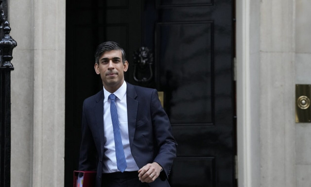 Βρετανία: Πρόστιμο στον Ρίσι Σούνακ γιατί δεν φορούσε ζώνη ασφαλείας στο αυτοκίνητο