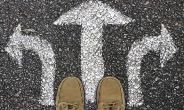 Ο πραγματικός λόγος που αρκετοί άνθρωποι δυσκολεύονται να ξεχωρίσουν το δεξί με το αριστερό