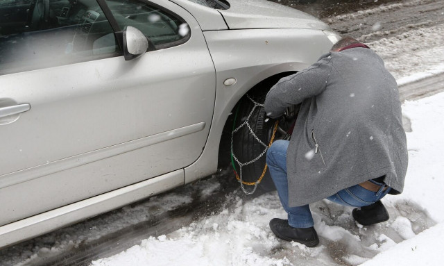 Χιόνια στην δυτική Μακεδονία - Πού χρειάζονται αντιολισθητικές αλυσίδες