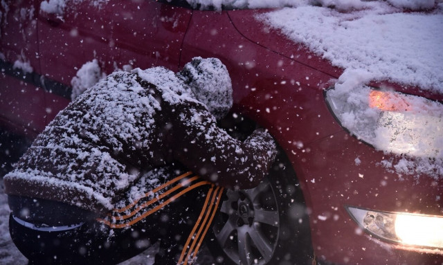Καιρός - Χιόνια: Πού χρειάζονται αντιολισθητικές αλυσίδες