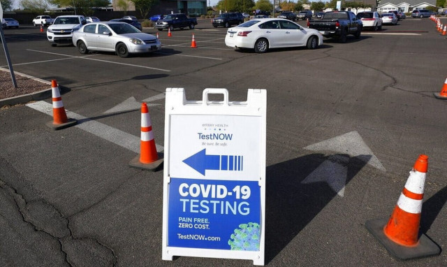 Κορονοϊός - Καπραβέλος: Εξασθενημένη η πανδημία - Παρατάθηκε λόγω ιογενών λοιμώξεων