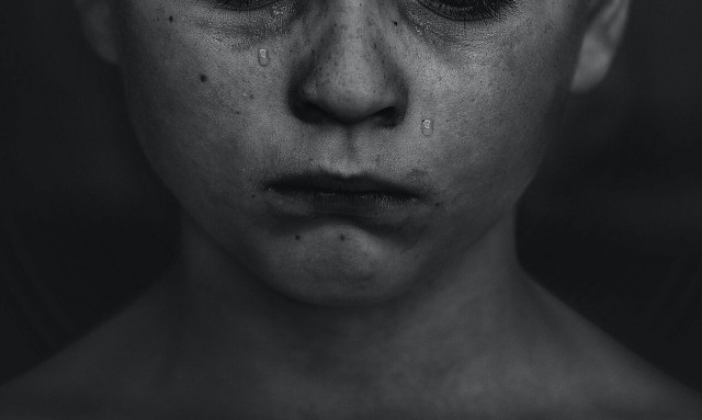 Οι δήθεν ακτιβιστές που βλέπουν τα παιδιά ως εμπόρευμα