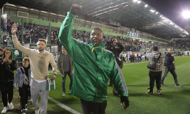 Παναθηναϊκός – ΠΑΟΚ: Έβαλαν «φωτιά» στη Λεωφόρο Τζιμπρίλ Σισέ και Μάρκους Μπεργκ (video)