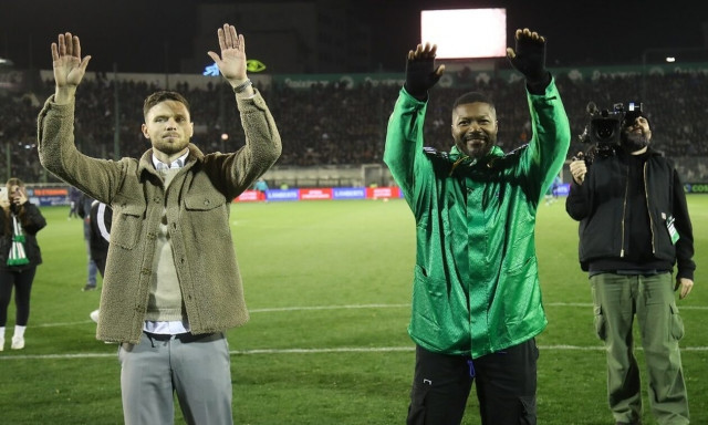 Παναθηναϊκός – ΠΑΟΚ: Βραβεύθηκαν και αποθεώθηκαν Τζιμπρίλ Σισέ και Μάρκους Μπεργκ