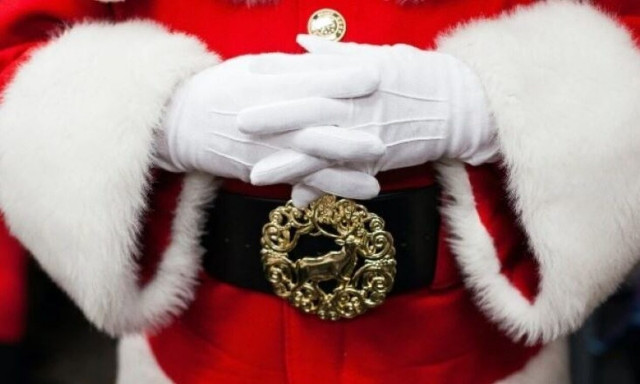 Αγγλία: Παιδί έστειλε μπισκότο στην αστυνομία για να αποδείξει πως το δάγκωσε ο Άγιος Βασίλης