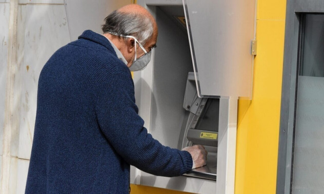 Αυξήσεις στις συντάξεις: Πότε θα γίνουν οι πληρωμές - Παραδείγματα