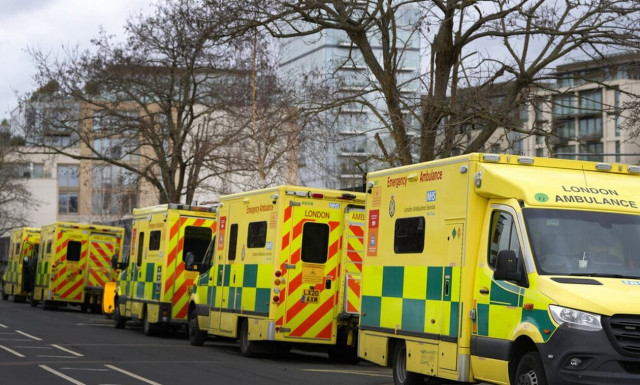 Βρετανία: Νέα απεργία των εργαζόμενων στα ασθενοφόρα - Ζητούν μισθολογικές αυξήσεις