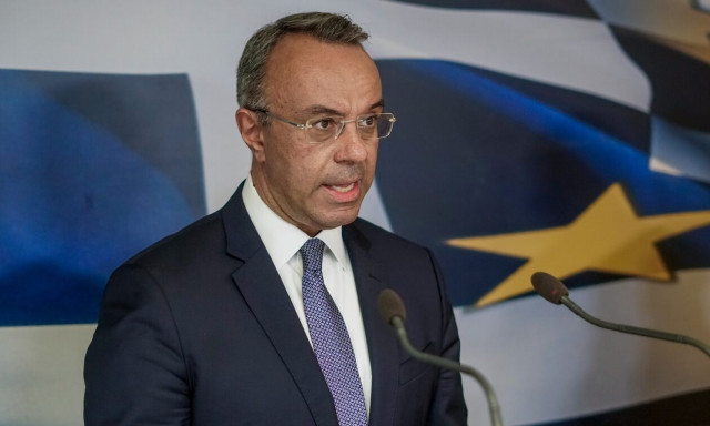 Σταϊκούρας: Αρχές 2024 οι αυξήσεις στους δημοσίους υπαλλήλους - Ποιοι οι δικαιούχοι