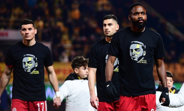 Άλκης Καμπανός: Με μπλουζάκια στη μνήμη του οι παίκτες στο Άρης – Ολυμπιακός