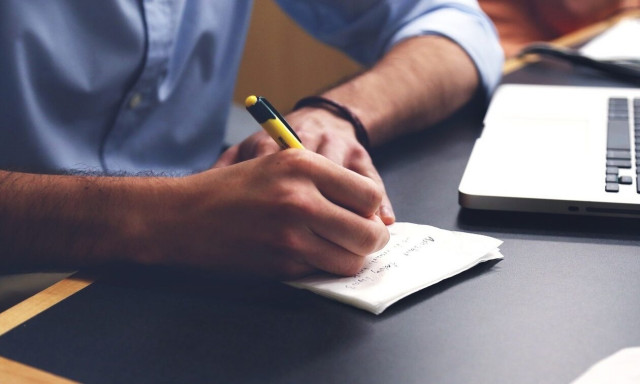 Νέο μισθολόγιο στο Δημόσιο από το 2024 – Πότε πληρώνονται οι συντάξεις