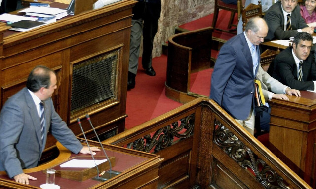 Όλες οι προτάσεις μομφής τα τελευταία 30 χρόνια – Οι «πρωταθλητές» της δυσπιστίας