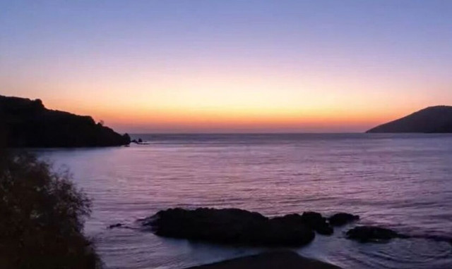 Λέρος: H μαγεία της ανατολής του ηλίου από τα Δύο Λισκάρια