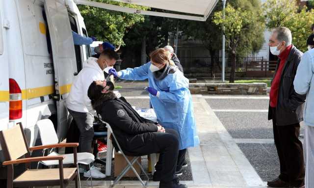 ΕΟΔΥ: 168 θάνατοι από κορονοϊό και δύο από γρίπη την τελευταία εβδομάδα