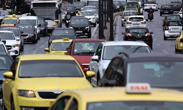 Τροχαίο στην Αττική Οδό - Προβλήματα στην κυκλοφορία