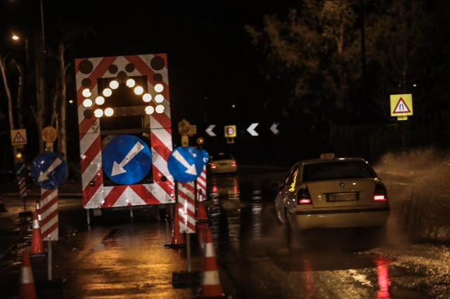 Κακοκαιρία: Αποκαταστάθηκε η κυκλοφορία στη Λεωφόρο Ποσειδώνος