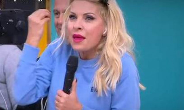 Ελένη Μενεγάκη: Η ξαφνική εμφάνιση στο πλατό του «Πάμε Δανάη» (vid)