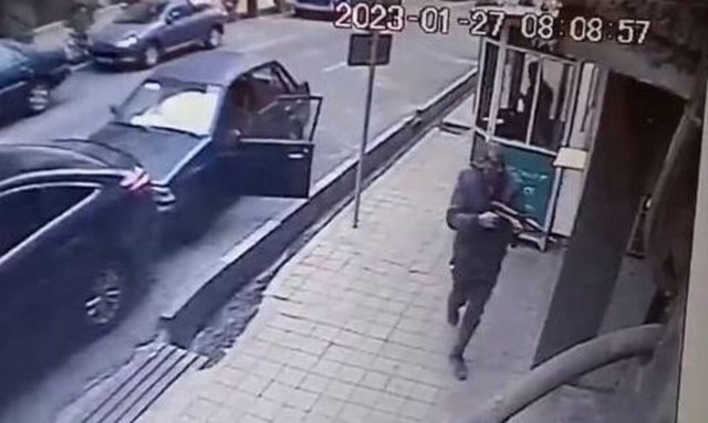 Αζερμπαϊτζάν: «Πράξη τρομοκρατίας» η επίθεση στην πρεσβεία του Ιράν - Ένας νεκρός, δύο τραυματίες