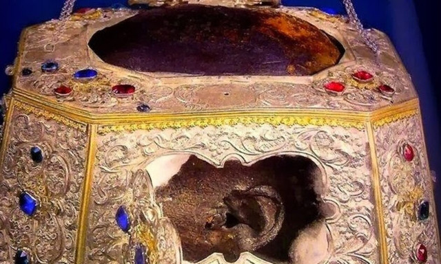 Η θαυματουργός Τιμία Κάρα του Αγίου Ιωάννου του Χρυσοστόμου