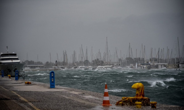Καιρός: Βροχές, καταιγίδες και χιόνια «χτυπούν» και σήμερα τη χώρα