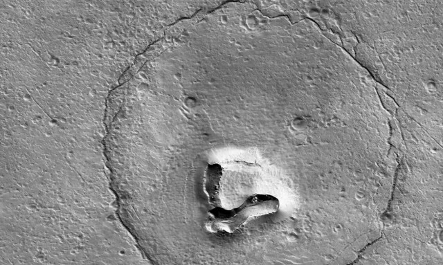 Ο βραχώδης σχηματισμός που θυμίζει αρκούδα