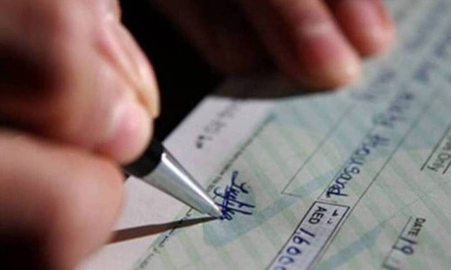 Συνελήφθη 62χρονη με... 38 καταδικαστικές αποφάσεις εις βάρος της - Εξέδιδε ακάλυπτες επιταγές