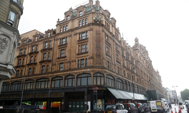 Λονδίνο: Τρόμος για 20χρονο στα Harrods – Τον μαχαίρωσαν για ένα επώνυμο ρολόι