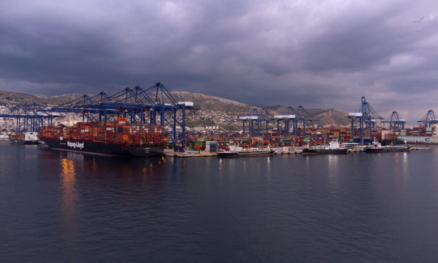 Εργατικό ατύχημα στο Κερατσίνι: 47χρονος τραυματίστηκε σε κατάστρωμα πλοίου