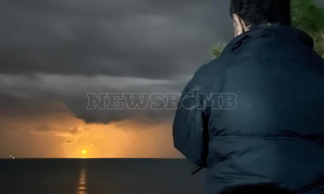 Πτώση F-4 Phantom: Συνεχίζονται οι έρευνες για τον κυβερνήτη - Ρίψεις φωτοβολίδων στο Κατάκολο