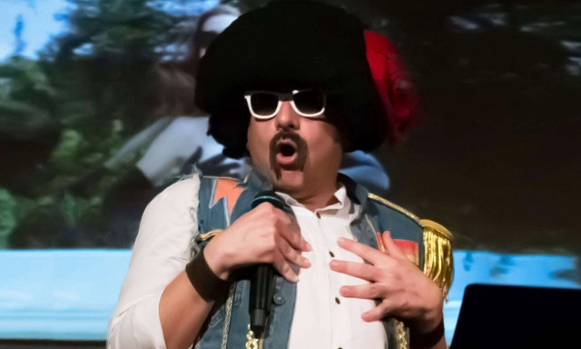 Αποστόλη Μπαρμπαγιάννη έχεις ζητήσει συγγνώμη για σάτιρα που έχεις κάνει;