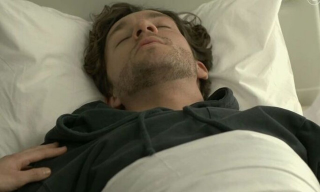 Μαύρο Ρόδο: Ο Πέτρος ψάχνει να βρει τρόπο να φύγει από το νοσοκομείο