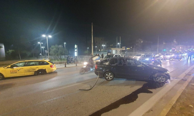 Σφοδρή σύγκρουση οχημάτων στη Μεσογείων