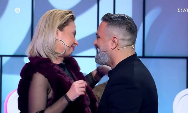 My Style Rocks: Γονάτισε και της έκανε πρόταση γάμου στο τηλεπαιχνίδι μόδας