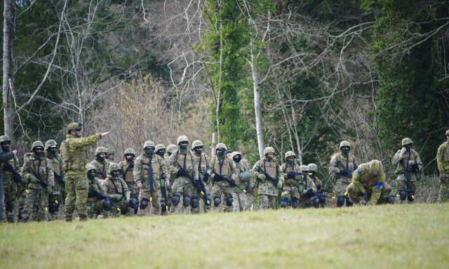 Οι χώρες της ΕΕ θα εκπαιδεύσουν συνολικά 30.000 Ουκρανούς στρατιώτες