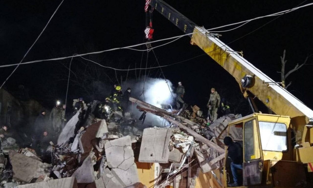 Ουκρανία: Ρωσικός πύραυλος έπεσε σε κτήριο κατοικιών στο Κραματόρσκ – Πληροφορίες για νεκρούς