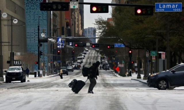 ΗΠΑ: Παγοθύελλα καθήλωσε τα αεροπλάνα - Ακυρώθηκαν 1.467 πτήσεις