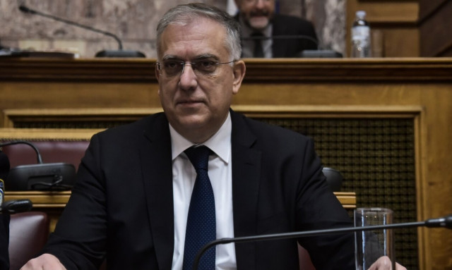 Στον εισαγγελέα ο Θεοδωρικάκος - Καταθέτει μήνυση στον απόστρατο για την υπόθεση του γιου του