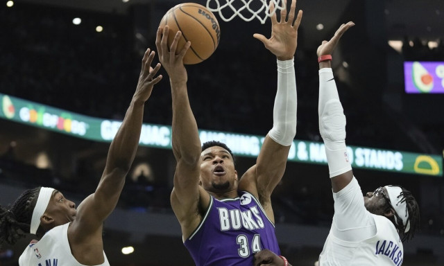 Γιάννης Αντετοκούνμπο: «Σάρωσε» τους Κλίπερς με 54 πόντους - Νέα διαστημική εμφάνιση