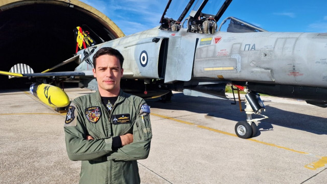 Πτώση Phantom F4: «Ήθελε να πεθάνει στον αέρα» - Συγκλονίζει η μητέρα του Μάριου Τουρούτσικα