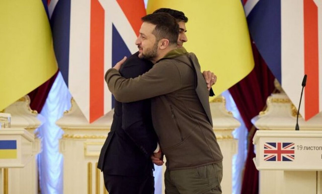 Πόλεμος στην Ουκρανία: Τηλεφωνική επικοινωνία Σούνακ - Ζελένσκι