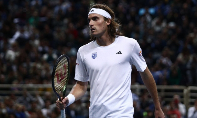 Davis Cup - Συγκλονιστικός Τσιτσιπάς: «Σκεφτόμουν τους δύο πιλότους την ώρα του αγώνα»