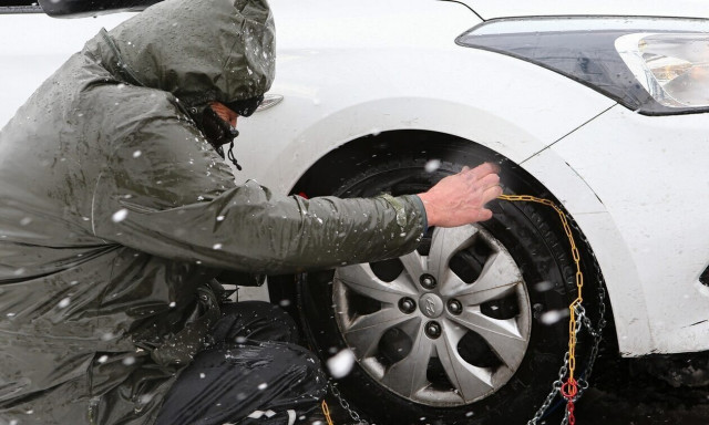 Αλυσίδες χιονιού ή χιονοκουβέρτες: Ποιες οι διαφορές και πώς τοποθετούνται